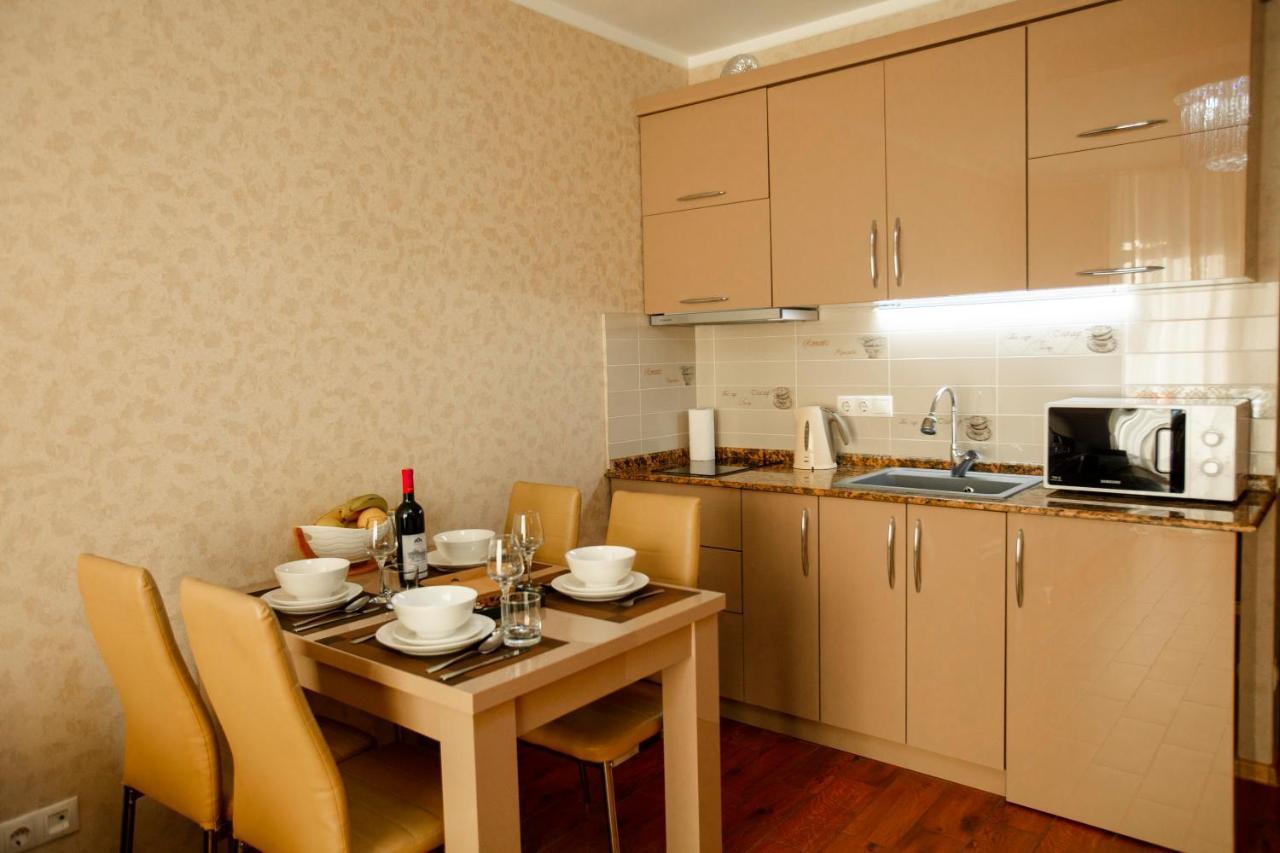 Holiday Lux Sea Towers Batumi Exterior photo